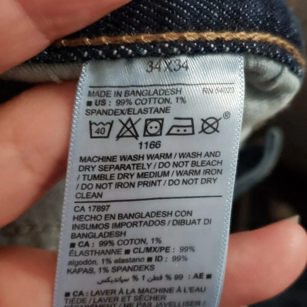 Old Navy Mens Slim Built in Flex Jeans - Picture 6 of 6